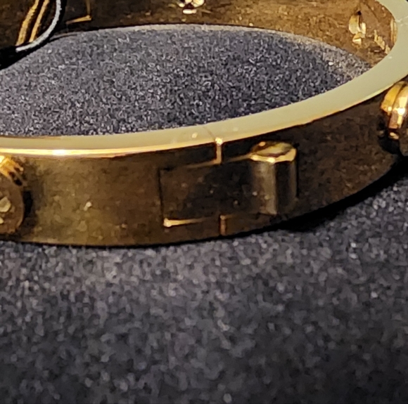 Kate Spade Gold studded hinged bangle bracelet "Spot The Spade" NWT! ♠️ - Picture 11 of 16